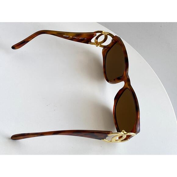 CHANEL Brown Vintage CC Logo Women’s Sunglasses - Picture 12 of 13